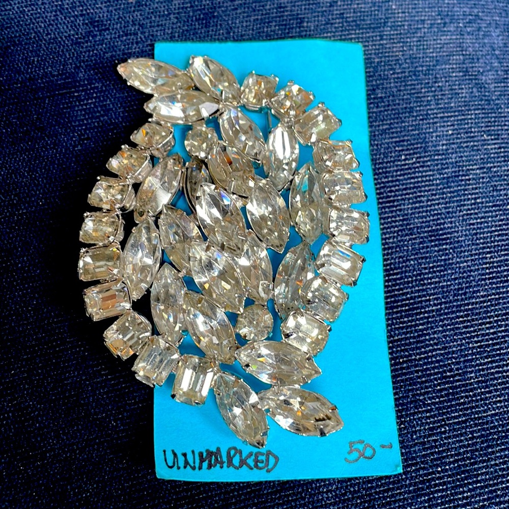 Vintage Whitestone pin